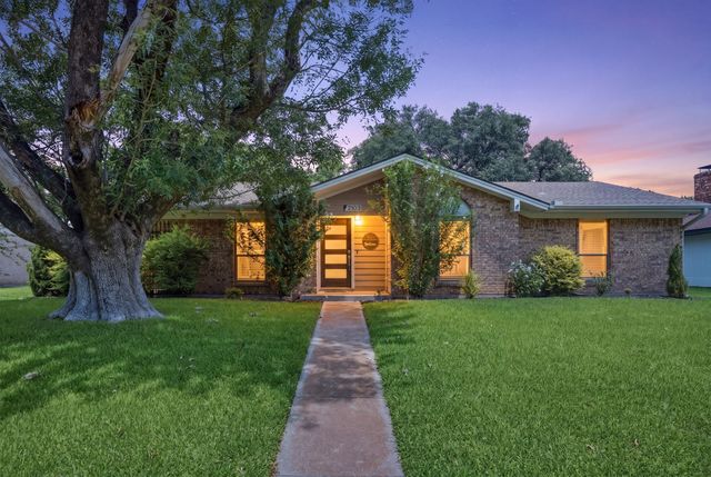 2103 Drake Drive, Richardson, TX 75081