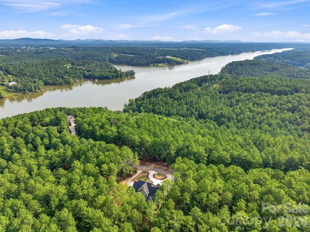 2189 Lighthouse Lane, Connelly Springs, NC 28612
