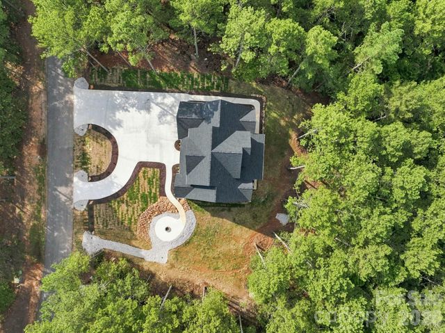 2189 Lighthouse Lane, Connelly Springs, NC 28612