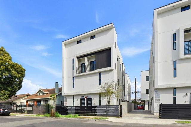 608 E 29th Street, Los Angeles, CA 90011