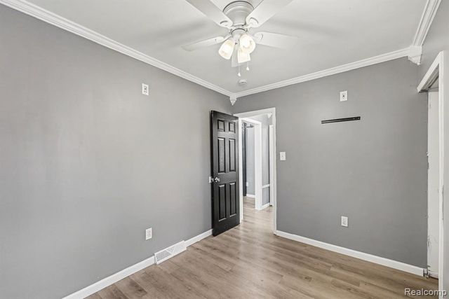 925 Kenilworth Avenue, Pontiac, MI 48340