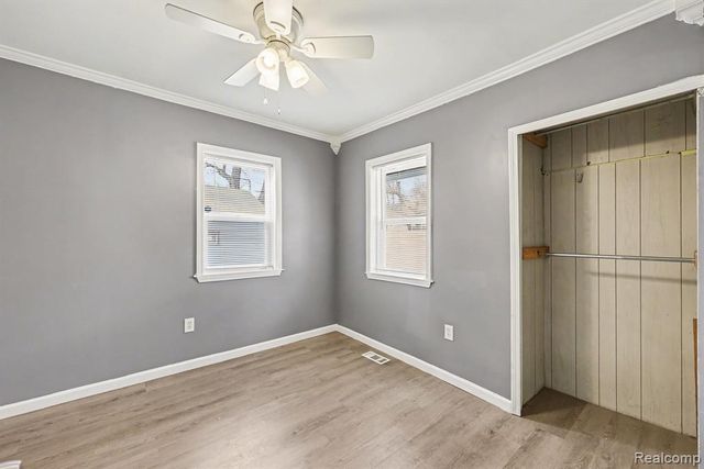 925 Kenilworth Avenue, Pontiac, MI 48340