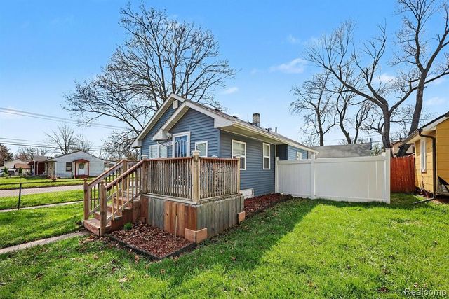 925 Kenilworth Avenue, Pontiac, MI 48340