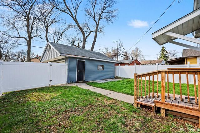 925 Kenilworth Avenue, Pontiac, MI 48340