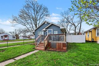 925 Kenilworth Avenue, Pontiac, MI 48340