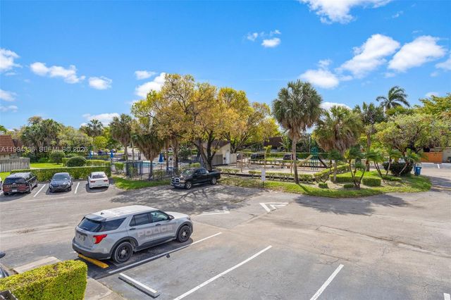 4843 NW 95th Ave, Sunrise, FL 33351