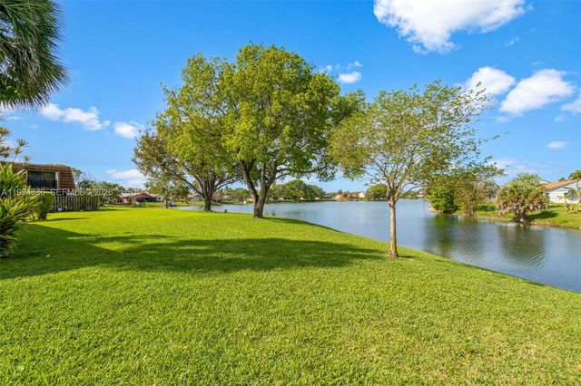 4843 NW 95th Ave, Sunrise, FL 33351