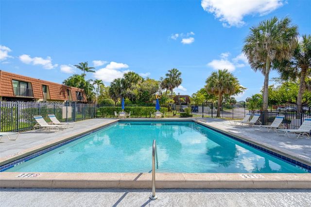 4843 NW 95th Ave, Sunrise, FL 33351