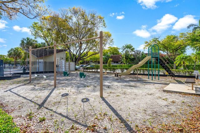 4843 NW 95th Ave, Sunrise, FL 33351