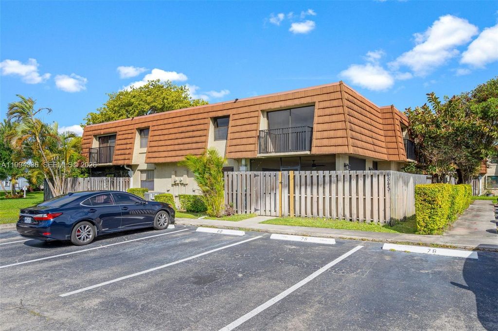 4843 NW 95th Ave, Sunrise, FL 33351