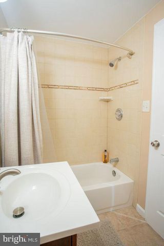 3913 Q ST SE, Washington, DC 20020