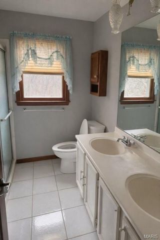 5426 E Dix Irvington Rd, Walnut Hill, IL 62893