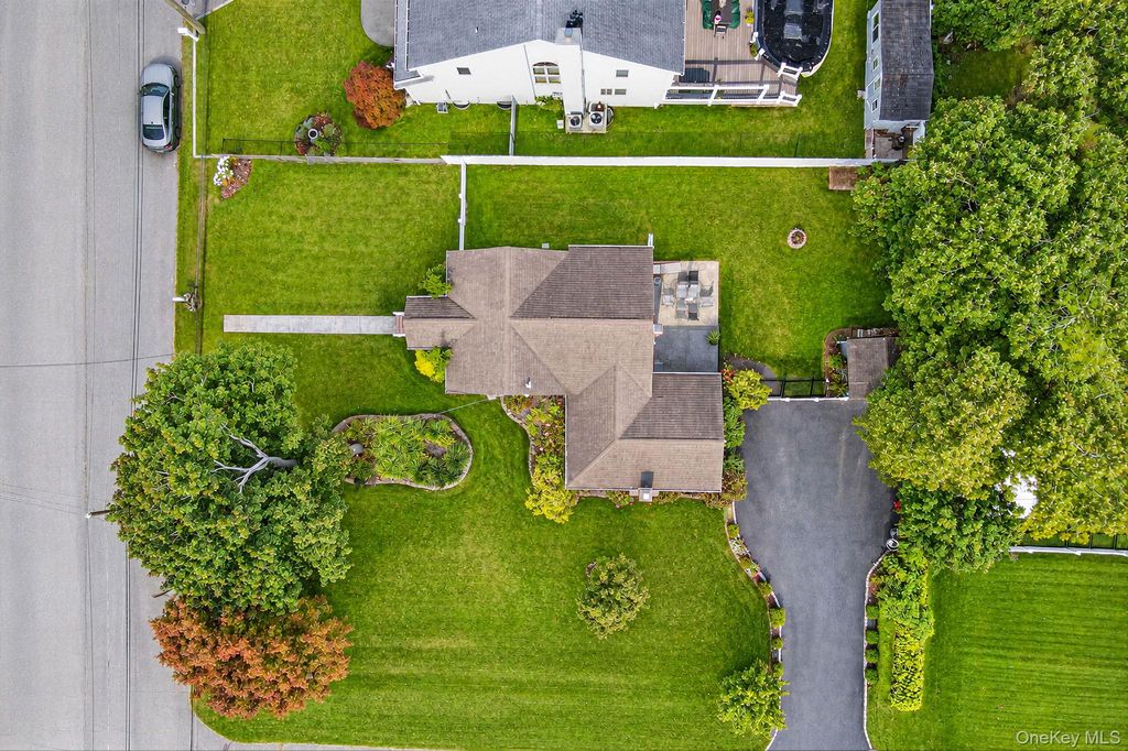 157 Abner Drive, Holtsville, NY 11742 — photo 3