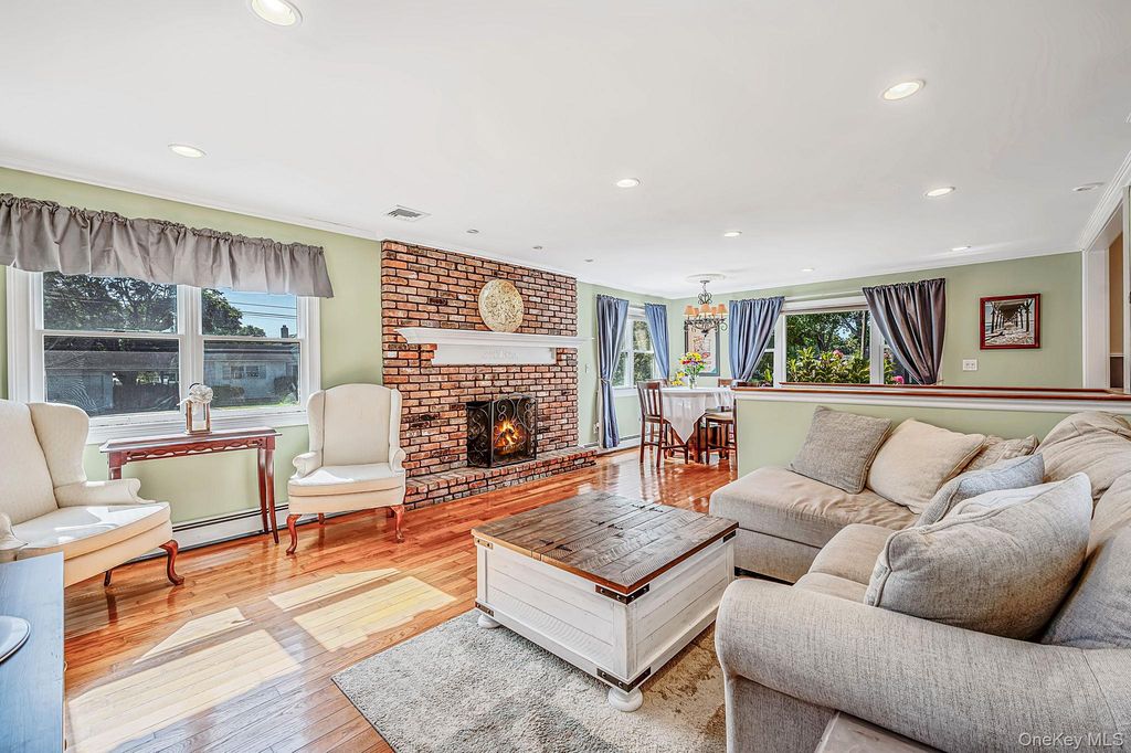 157 Abner Drive, Holtsville, NY 11742 — photo 4