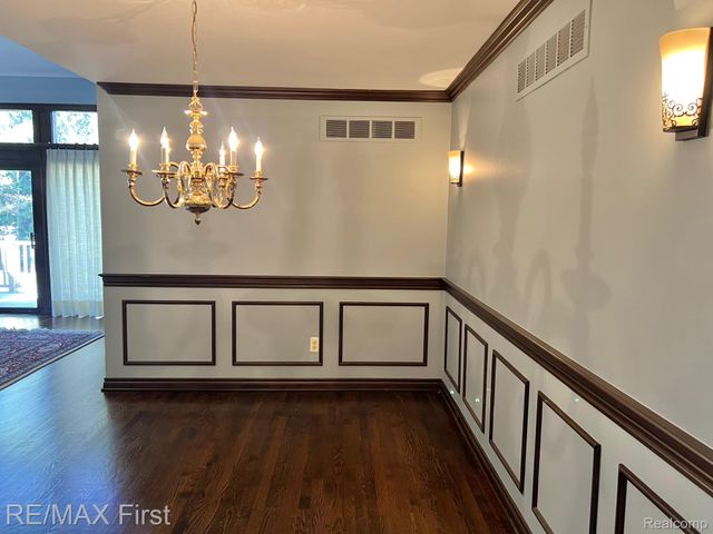 2483 Hickory Glen Drive 3, Bloomfield Hills, MI 48304