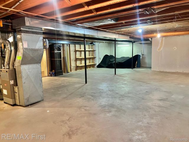 2483 Hickory Glen Drive 3, Bloomfield Hills, MI 48304