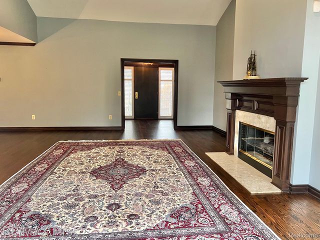 2483 Hickory Glen Drive 3, Bloomfield Hills, MI 48304