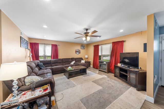 179 Buckingham Drive N, Manchester, NJ 08759
