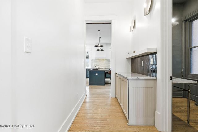 940 S 6th St, Louisville, KY 40203