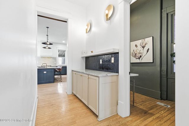 940 S 6th St, Louisville, KY 40203