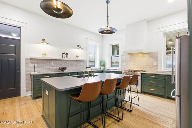 940 S 6th St, Louisville, KY 40203