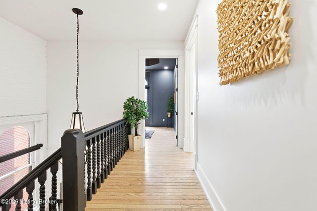 940 S 6th St, Louisville, KY 40203