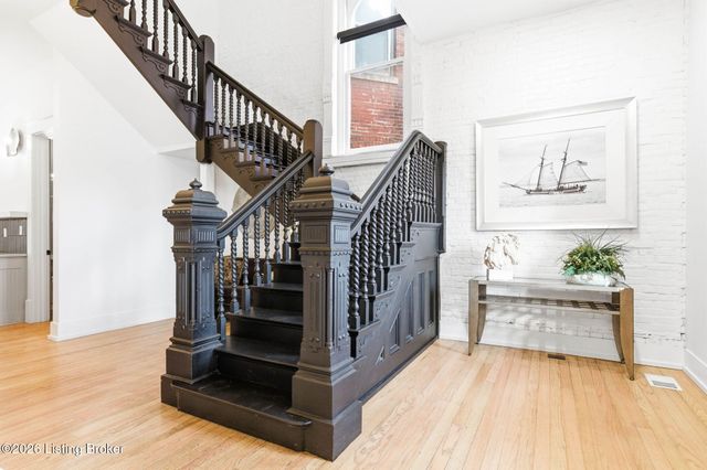 940 S 6th St, Louisville, KY 40203