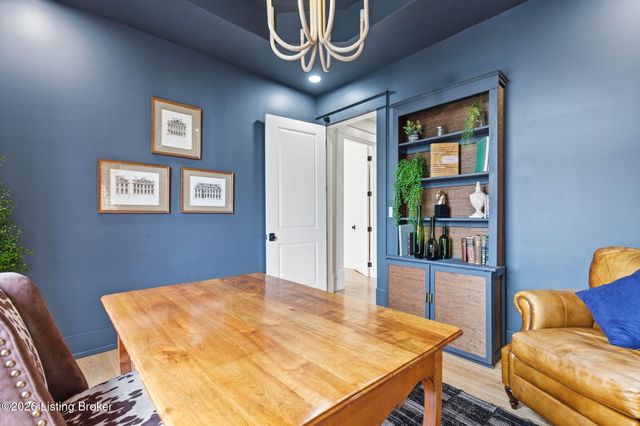 940 S 6th St, Louisville, KY 40203