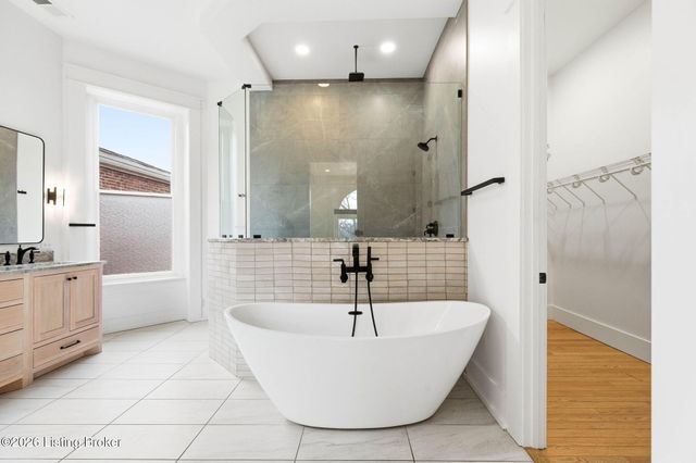 940 S 6th St, Louisville, KY 40203