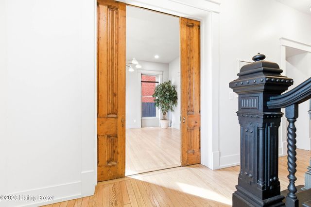 940 S 6th St, Louisville, KY 40203