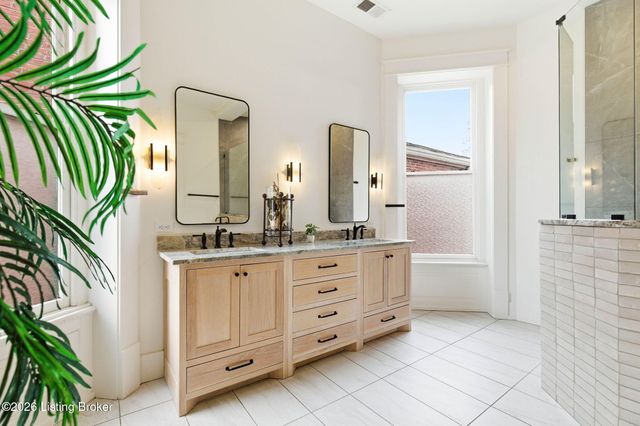 940 S 6th St, Louisville, KY 40203