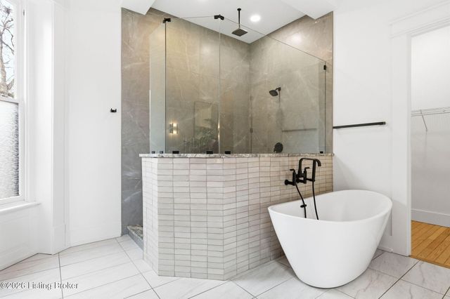 940 S 6th St, Louisville, KY 40203