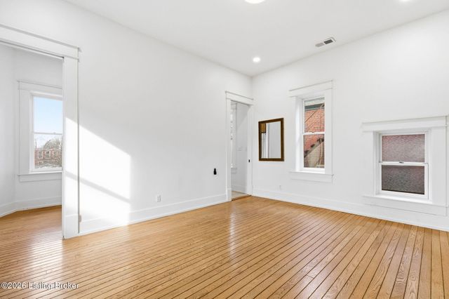 940 S 6th St, Louisville, KY 40203