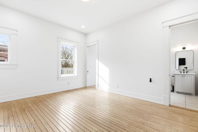 940 S 6th St, Louisville, KY 40203