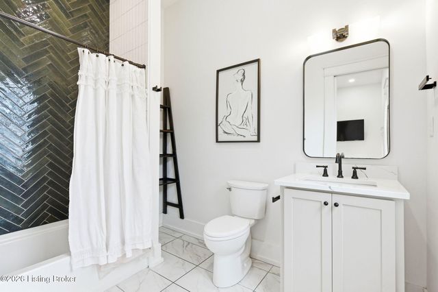 940 S 6th St, Louisville, KY 40203