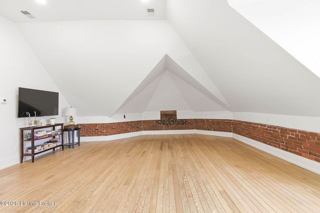 940 S 6th St, Louisville, KY 40203