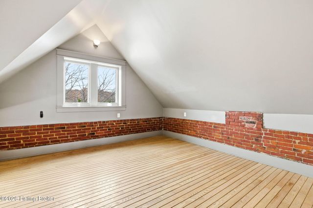 940 S 6th St, Louisville, KY 40203