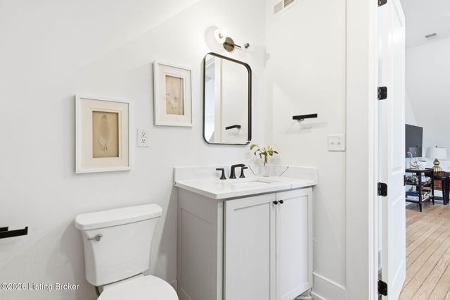 940 S 6th St, Louisville, KY 40203