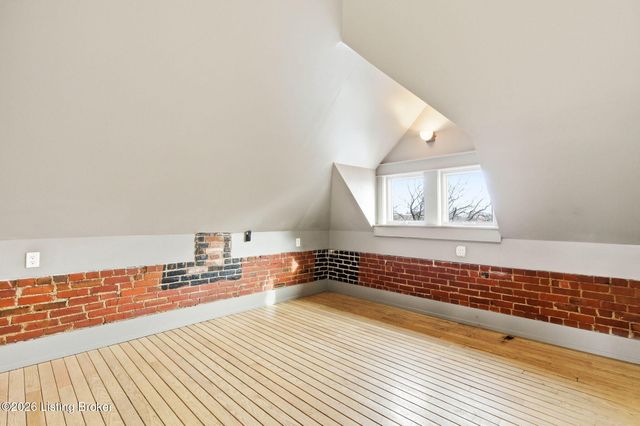 940 S 6th St, Louisville, KY 40203