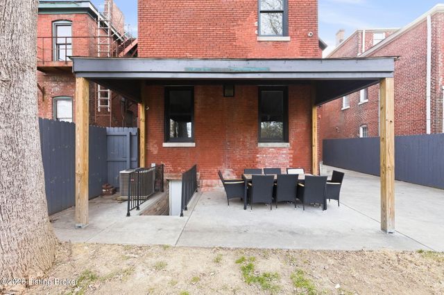 940 S 6th St, Louisville, KY 40203