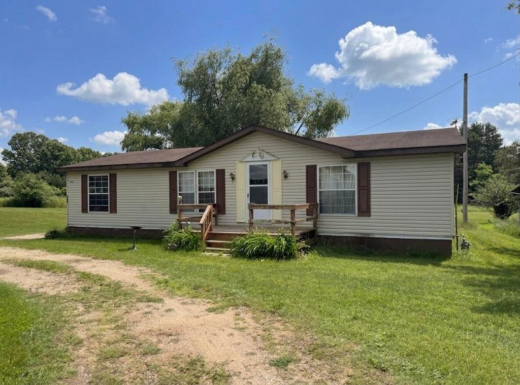 4546 Russell Street, Cedar Springs, MI 49319