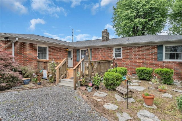 921 Dry Creek Rd, Smithville, TN 37166
