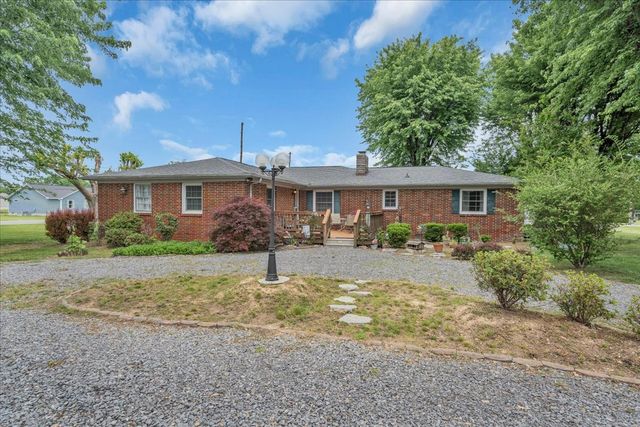 921 Dry Creek Rd, Smithville, TN 37166