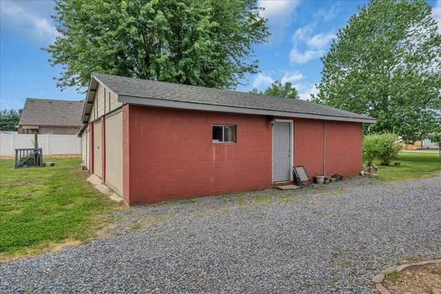 921 Dry Creek Rd, Smithville, TN 37166