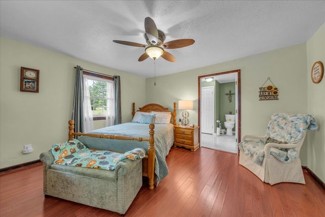 921 Dry Creek Rd, Smithville, TN 37166