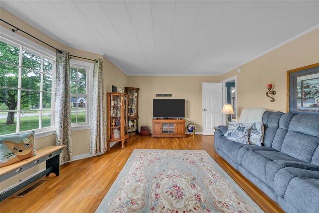 921 Dry Creek Rd, Smithville, TN 37166