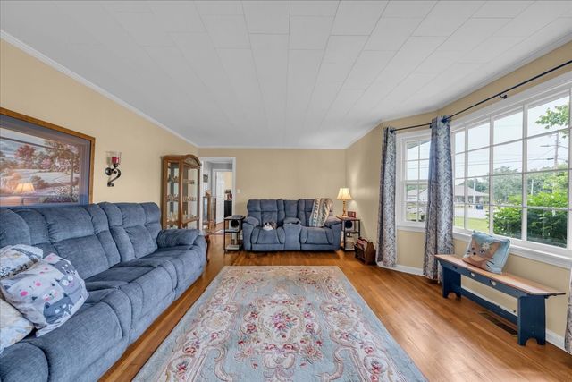 921 Dry Creek Rd, Smithville, TN 37166