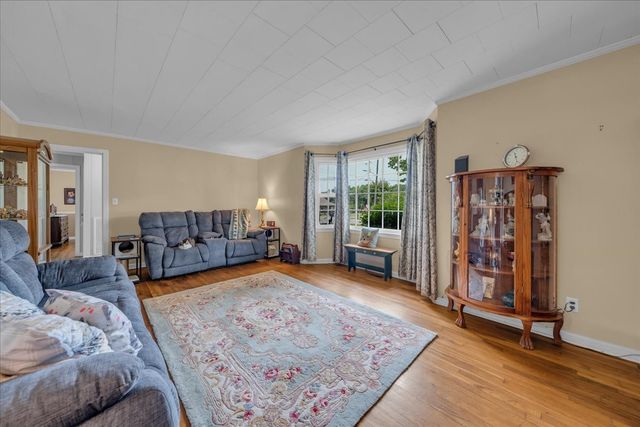 921 Dry Creek Rd, Smithville, TN 37166