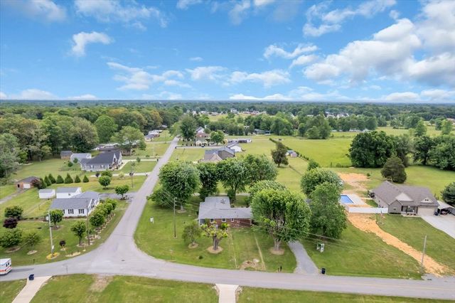 921 Dry Creek Rd, Smithville, TN 37166