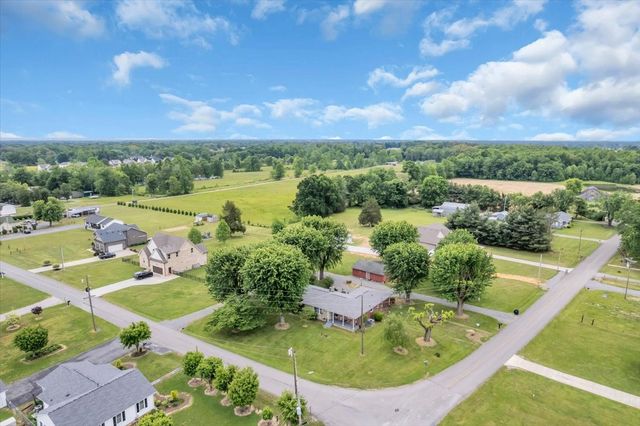 921 Dry Creek Rd, Smithville, TN 37166